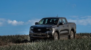 Ford Ranger 2026 bản rẻ nhất tăng trang bị nhưng giữ nguyên giá, 'phả hơi nóng' lên Hilux, Triton